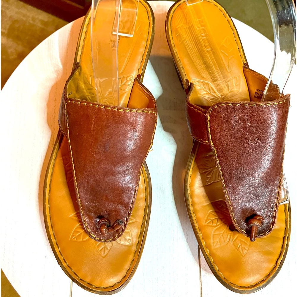 Born size 10 brown thong sandals with 2” heel